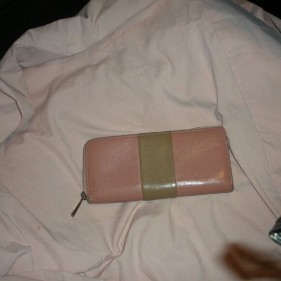 Marc Jacobs Tan/Dark Peach Wallet - Picture 3 of 3